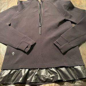 Ivivva black ruffled top - girls